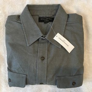 Banana Republic Standard Fit Grey Medium Shirt